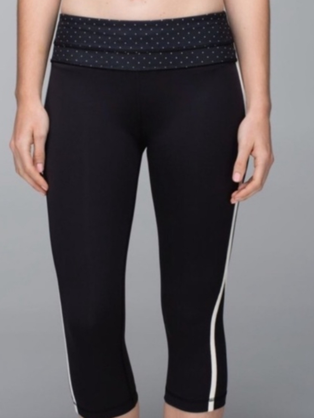 lululemon Up The Pace Leggings- black white polka dot- cropped yoga running sz 4